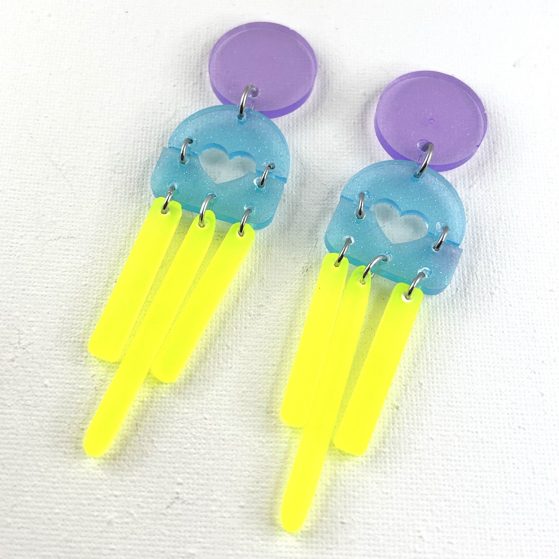 MADAME EST SERVIE – Boucles d'oreilles résine artisanales – Bijou créateur pièce unique | Bisoustore – Image 2