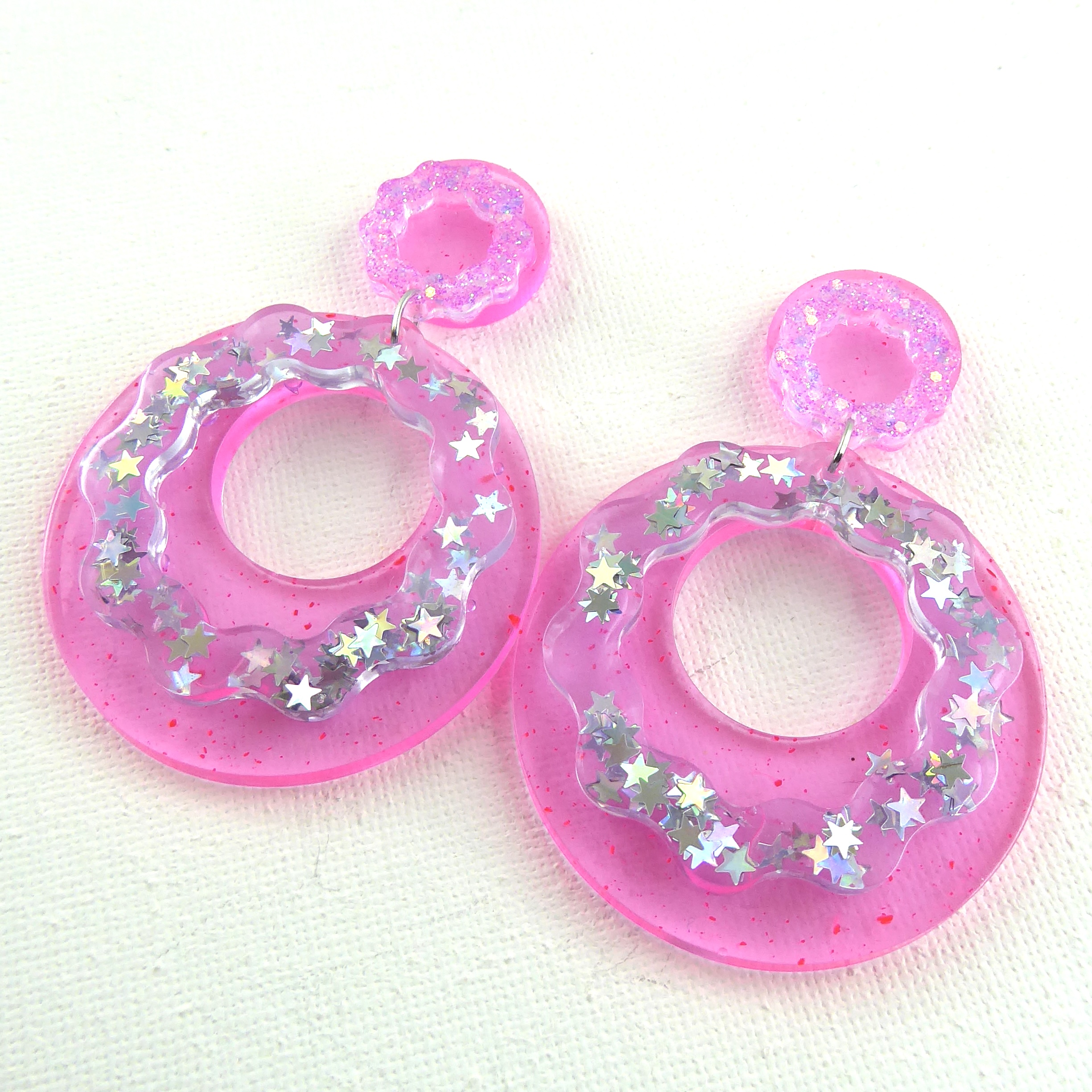 L'amour du risque - Boucles d’oreilles résine artisanales – Bijou créateur pièce unique | Bisoustore – Image 3