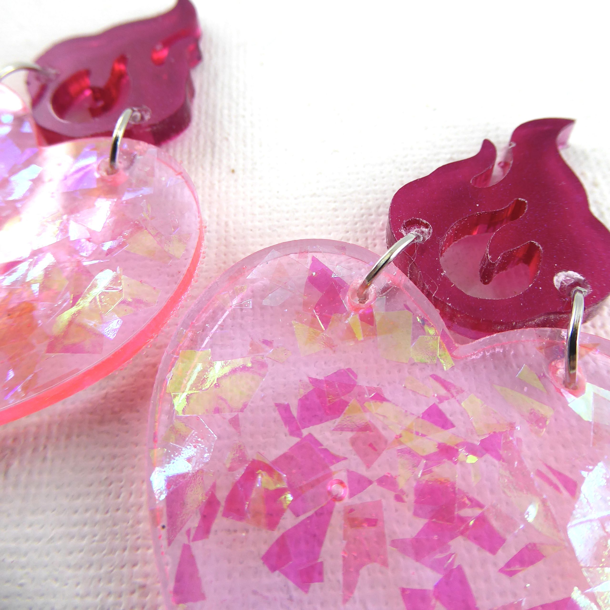 SACRED HEART – Boucles d'oreilles résine artisanales – Bijou créateur pièce unique | Bisoustore – Image 2