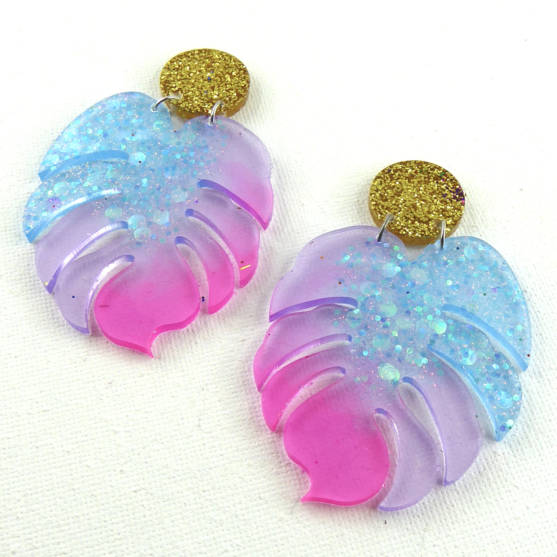 Barbie 12 - Série spéciale, boucles d'oreilles faits mains en résine époxy. – Image 4