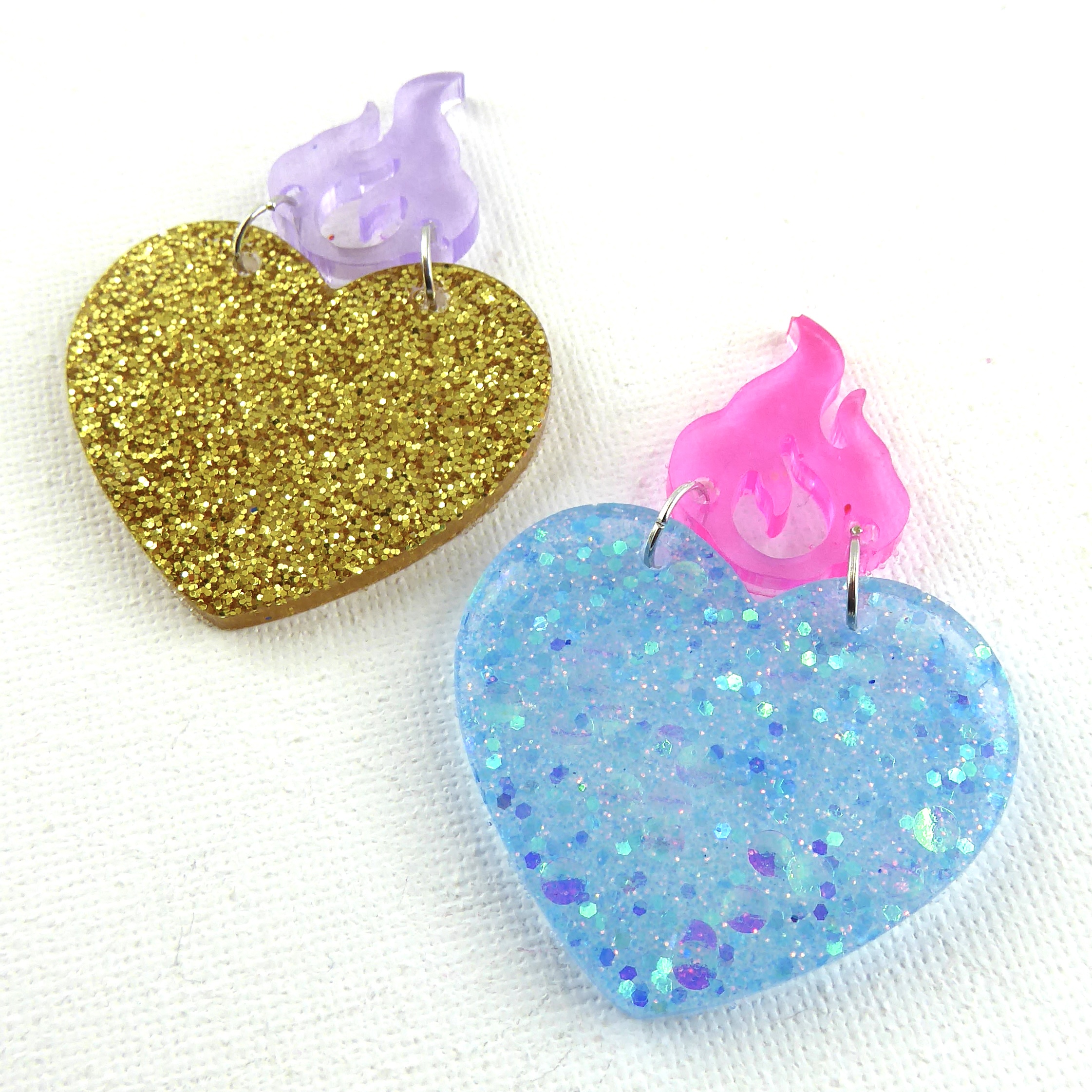Barbie 4 - Série spéciale, boucles d'oreilles faits mains en résine époxy. – Image 4