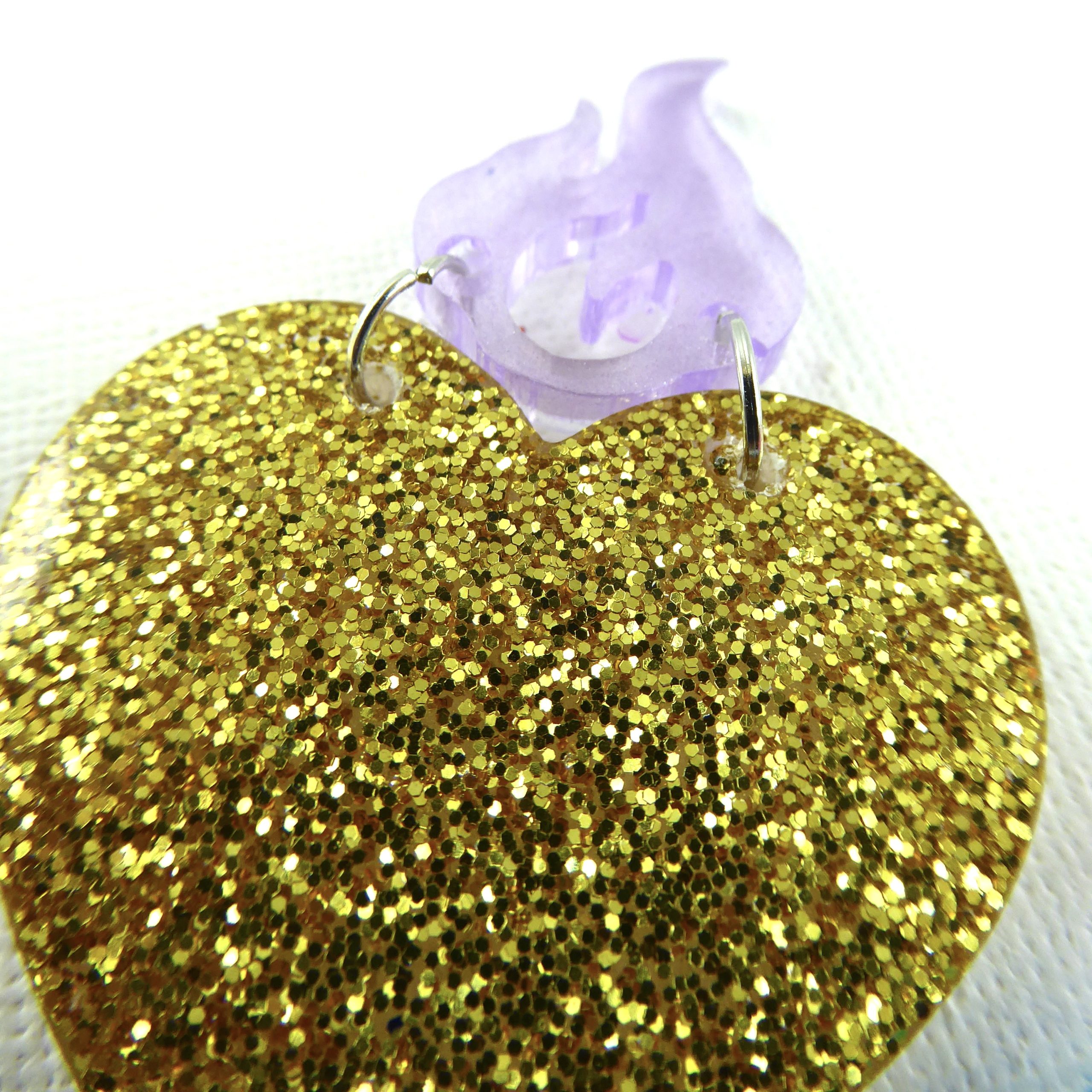 Barbie 4 - Série spéciale, boucles d'oreilles faits mains en résine époxy. – Image 2