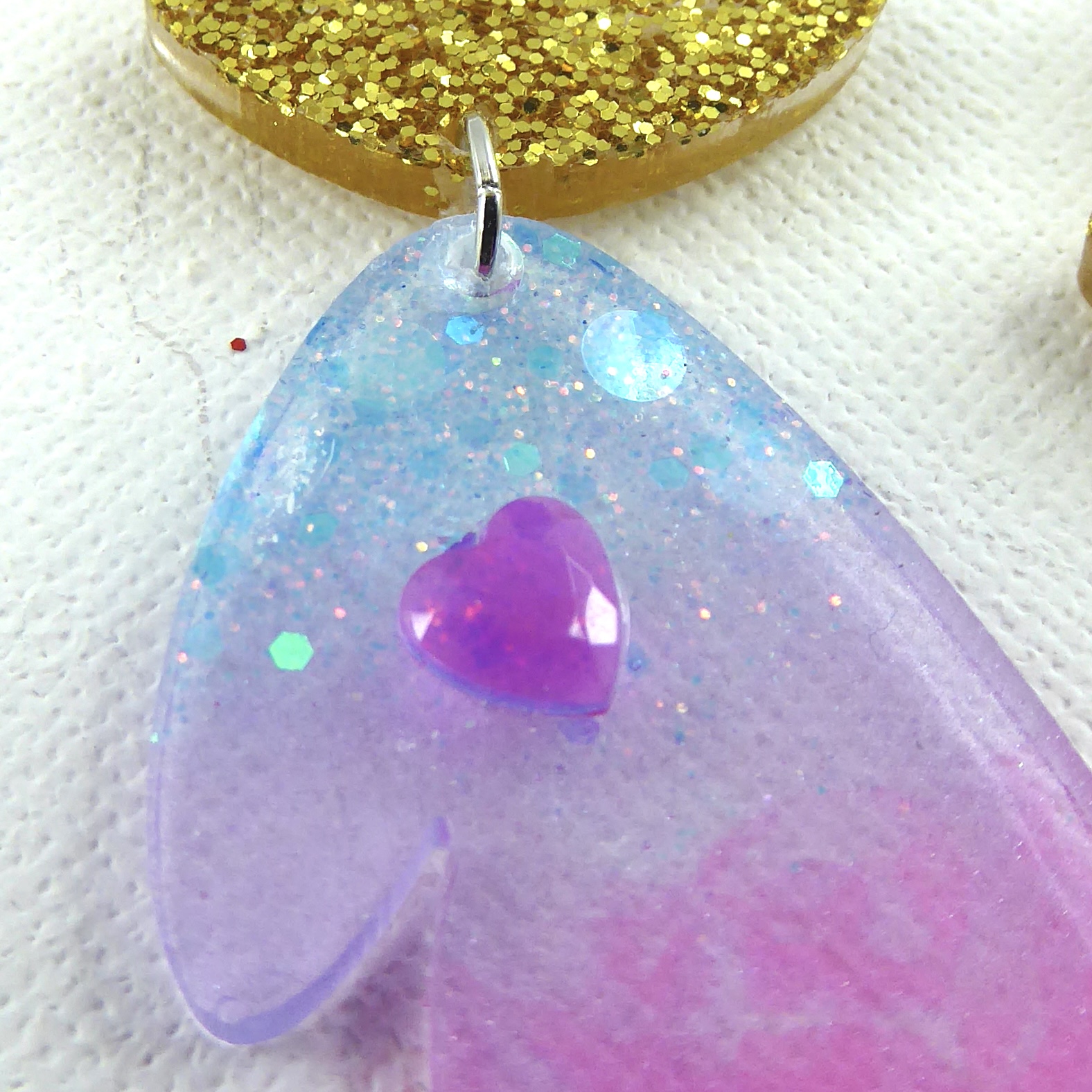 Barbie 10 - Série spéciale, boucles d'oreilles faits mains en résine époxy. – Image 2