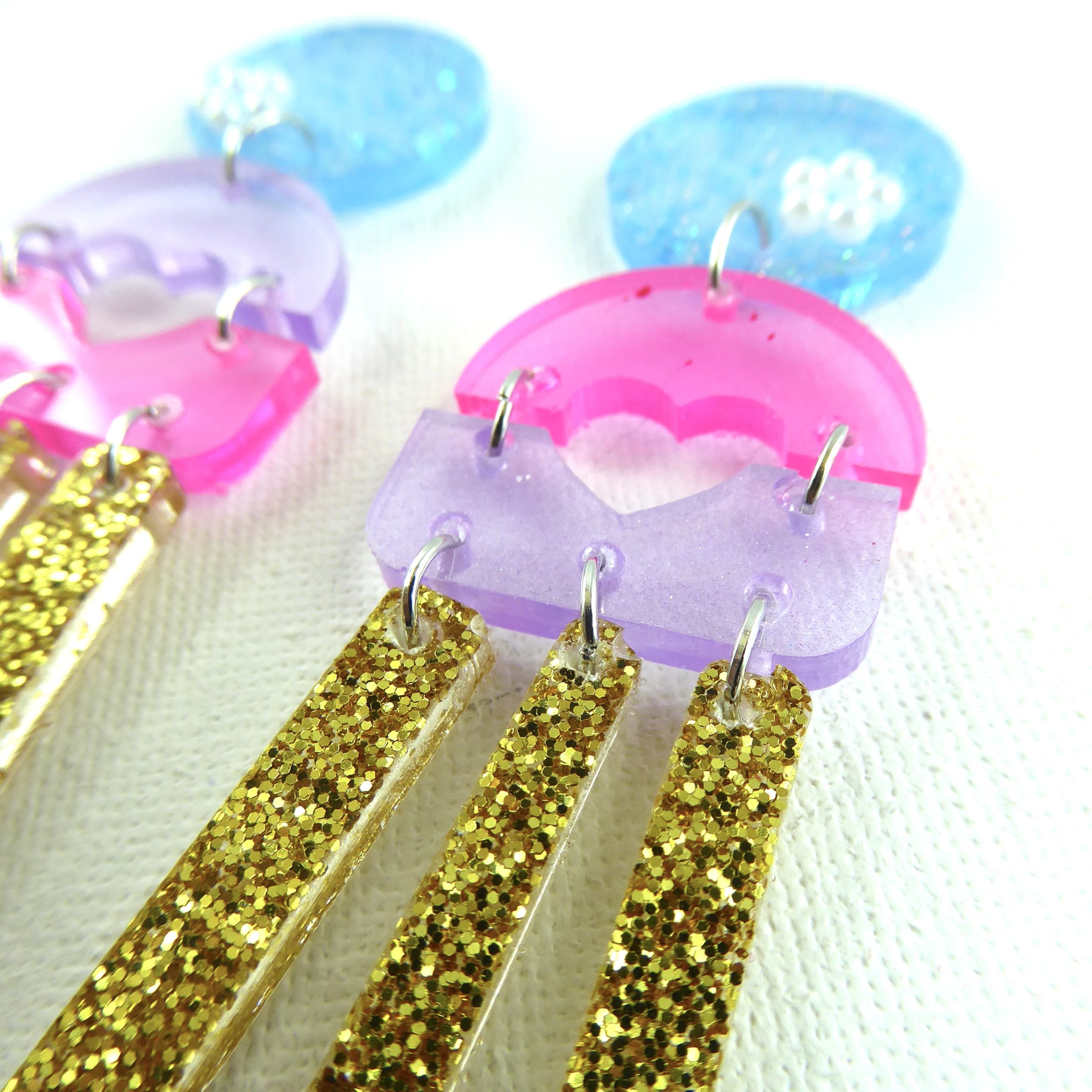 Barbie 8 - Série spéciale, boucles d'oreilles faits mains en résine époxy. – Image 3